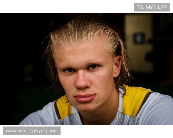 通过观察足球球星的外貌和状态来猜测他们的真实年龄